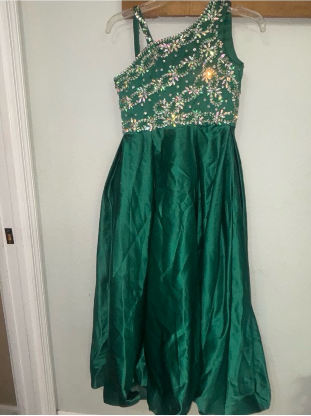 Girls Emerald Green One-Shoulder Sequin Bodice Formal Dress
